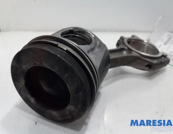 Piston OPEL Vivaro B Kasten (--)