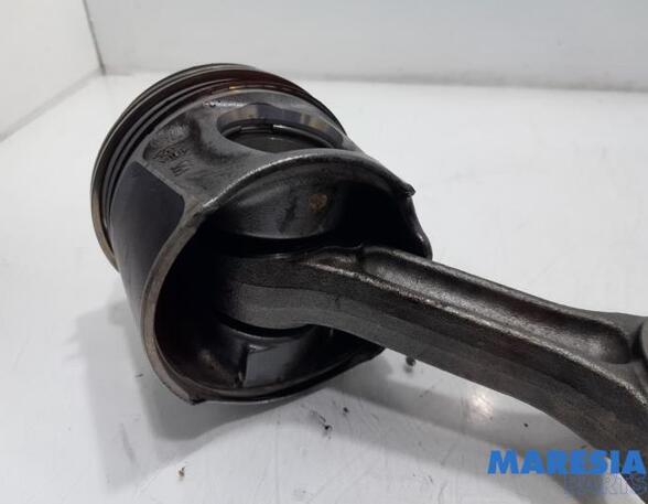 Piston OPEL Vivaro B Kasten (--)