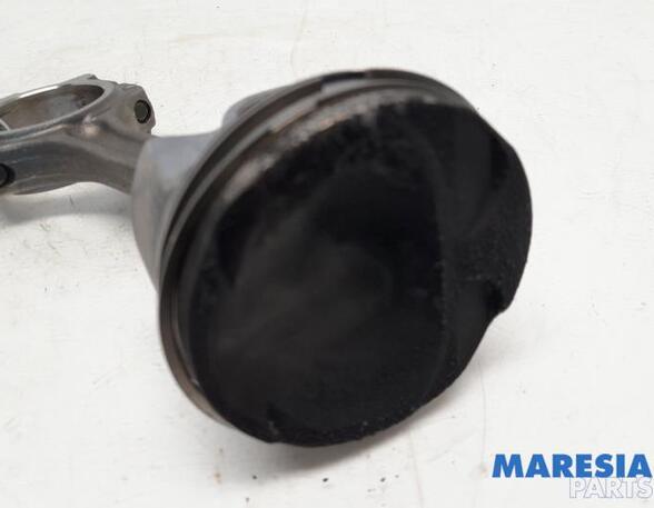 Piston RENAULT CAPTUR I (J5_, H5_)