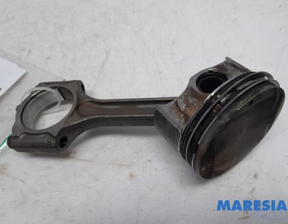 Piston RENAULT MEGANE III Grandtour (KZ0/1)