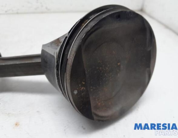 Piston RENAULT MEGANE III Grandtour (KZ0/1)