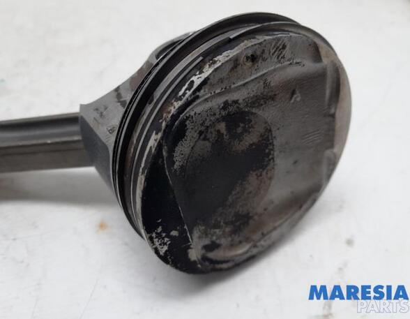 Piston RENAULT MEGANE III Grandtour (KZ0/1)