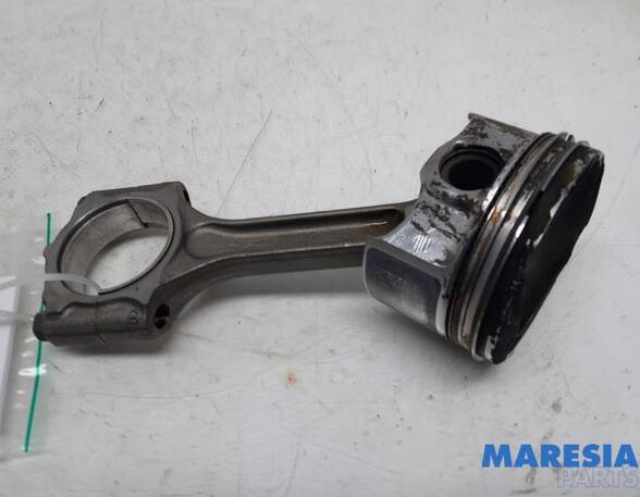 Piston RENAULT MEGANE III Hatchback (BZ0/1_, B3_)