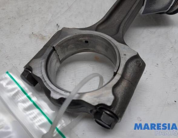 Piston RENAULT MEGANE III Hatchback (BZ0/1_, B3_)