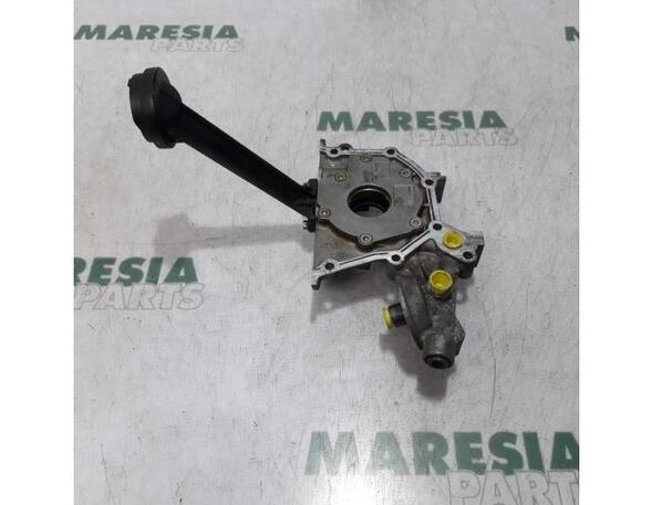 Oil Pump RENAULT Twingo II (CN0)