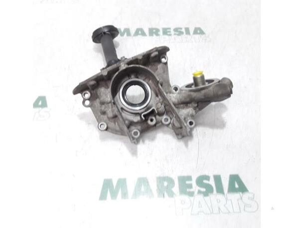 Oil Pump RENAULT Twingo II (CN0)