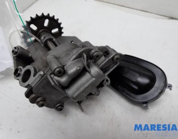 Oil Pump RENAULT TRAFIC III Van (FG_)