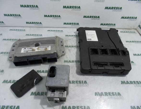 Control unit for engine RENAULT MEGANE II Estate (KM0/1_)