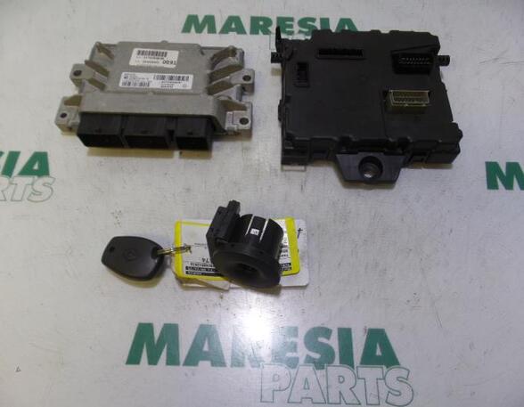 Control unit for engine RENAULT KANGOO Express (FW0/1_)