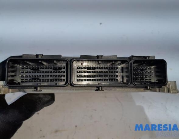 Control unit for engine OPEL Vivaro B Kasten (--)