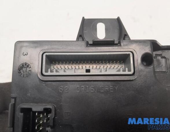 Control unit for engine RENAULT Trafic III Kasten (FG)