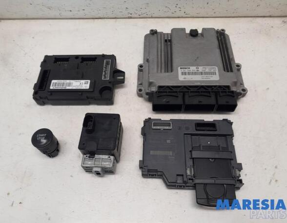 Control unit for engine RENAULT CLIO IV Grandtour (KH_)