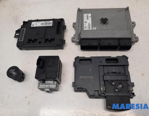 Control unit for engine RENAULT ZOE (BFM_)