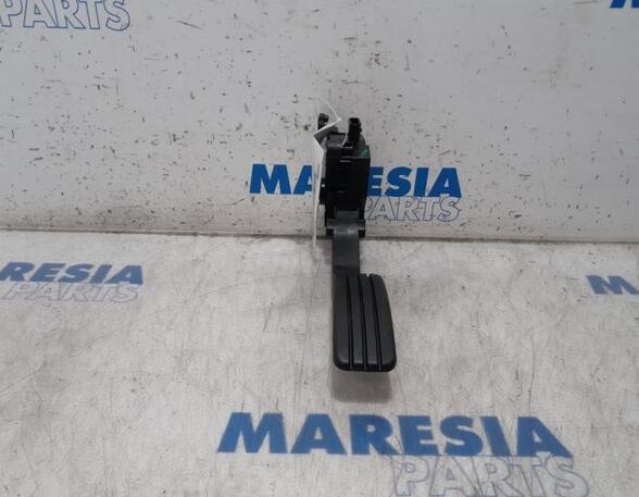 Throttle Position Sensor RENAULT TRAFIC III Van (FG_)