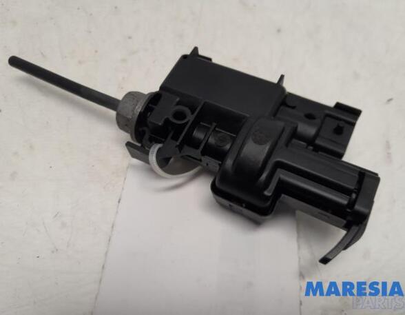 Servomotor for fuel filler flap RENAULT MEGANE III Grandtour (KZ0/1)