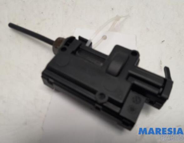 Servomotor for fuel filler flap RENAULT MEGANE III Grandtour (KZ0/1)