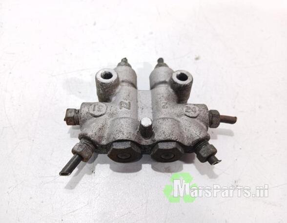 Brake Power Regulator TOYOTA STARLET (_P8_)