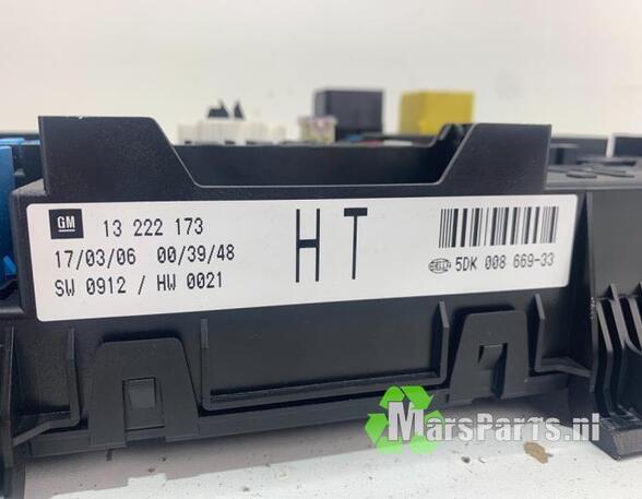 Fuse Box OPEL ASTRA H GTC (A04)