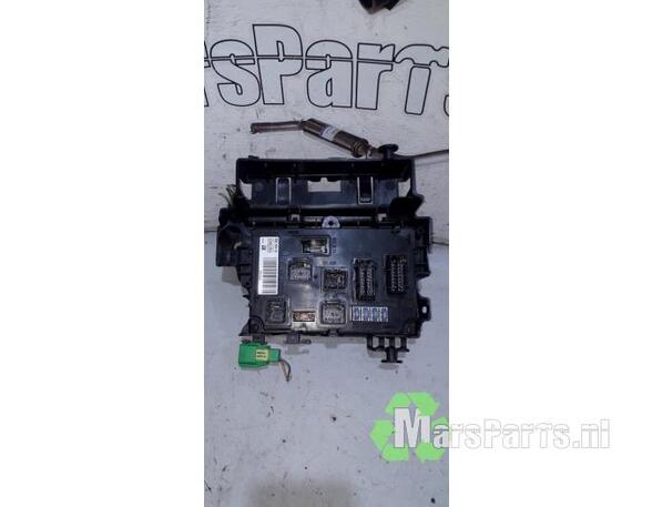 Fuse Box PEUGEOT 407 SW (6E_)