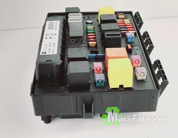 Fuse Box OPEL ASTRA H (A04)