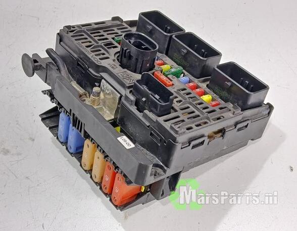 Fuse Box PEUGEOT 407 (6D_), PEUGEOT 407 Coupe (6C_)