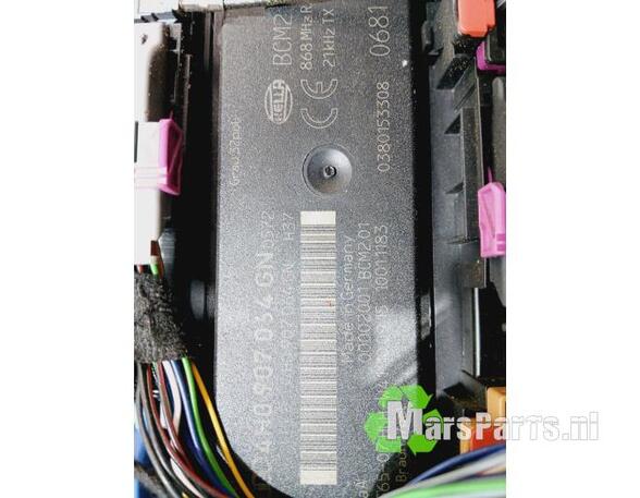 Control unit for door drawing support AUDI A6 (4G2, 4GC, C7), LAND ROVER DISCOVERY IV (L319)