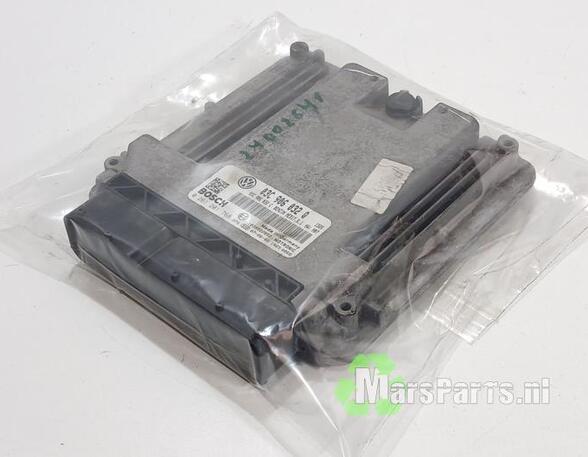 Control unit for engine VW GOLF V (1K1)