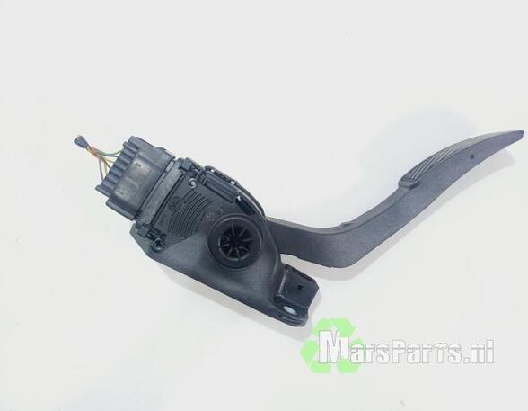 Accelerator pedal FORD FIESTA VI (CB1, CCN)