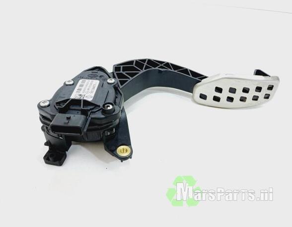 Accelerator pedal RENAULT CLIO V (B7_)