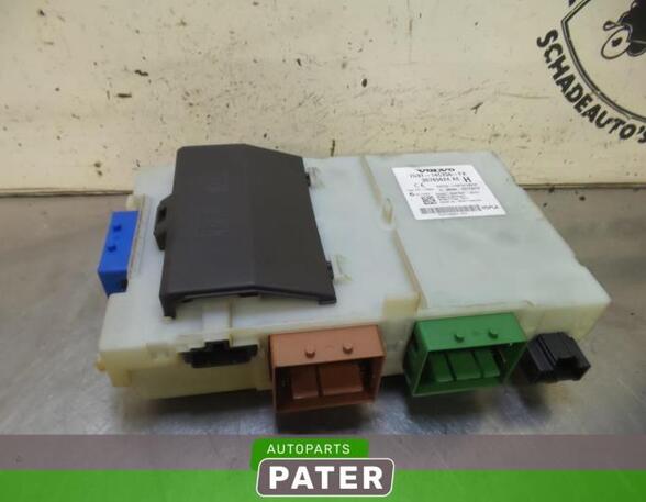 Fuse Box VOLVO V70 III (135), VOLVO XC70 II (136)