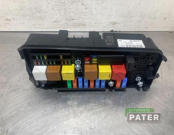 Fuse Box OPEL SIGNUM Hatchback (Z03)