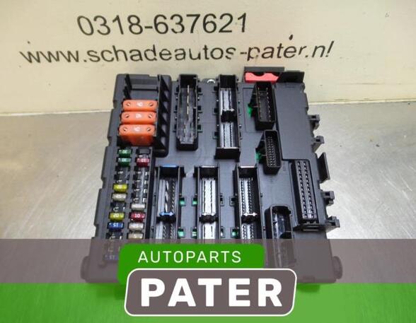 Fuse Box OPEL VECTRA C Estate (Z02)