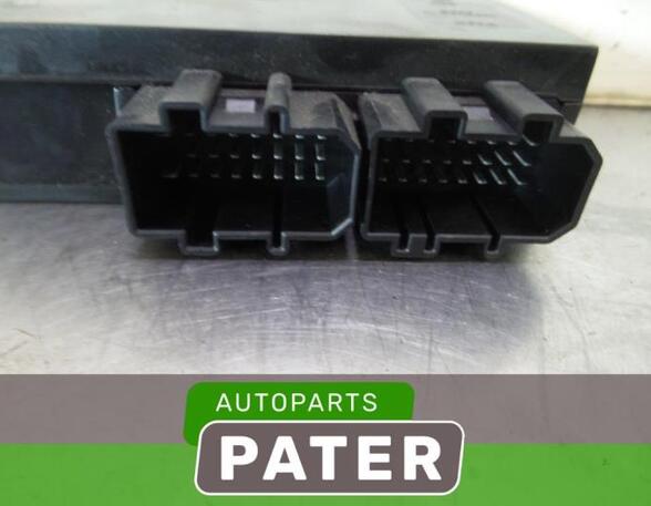 Control unit for door drawing support VW GOLF IV (1J1), VW GOLF IV Variant (1J5)