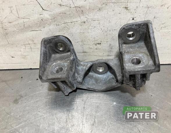 Engine Mount Bracket MERCEDES-BENZ CLA Coupe (C117)