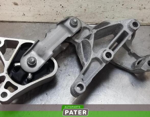 Engine Mount Bracket MERCEDES-BENZ CLA Coupe (C117)