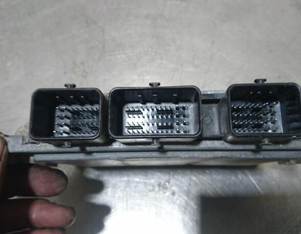 Control unit for engine RENAULT TWINGO II (CN0_)