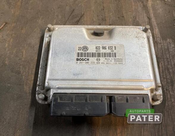 Control unit for engine VW GOLF IV (1J1)