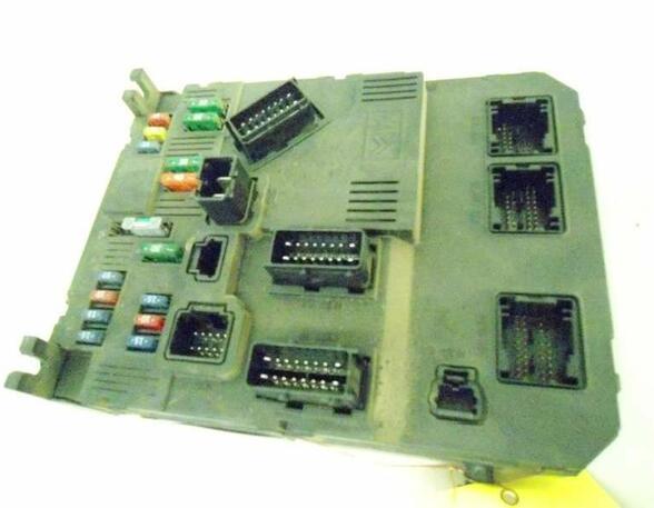 Fuse Box PEUGEOT 206 SW (2E/K)