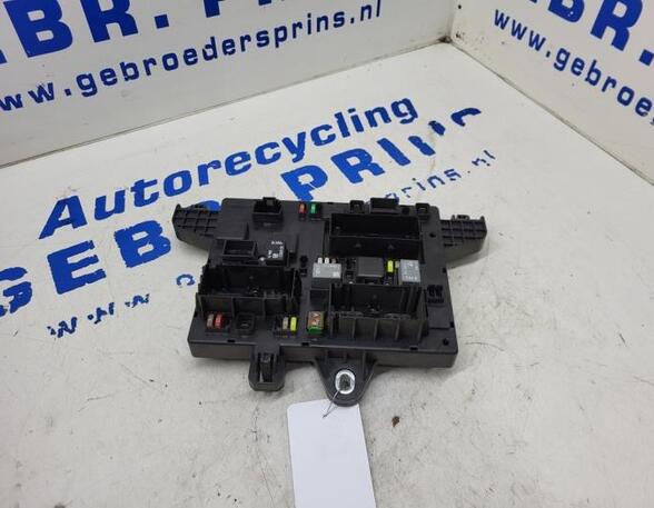 Fuse Box OPEL Astra J Caravan (--)