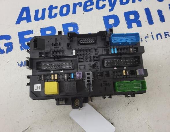 Fuse Box OPEL Astra H Caravan (L35)