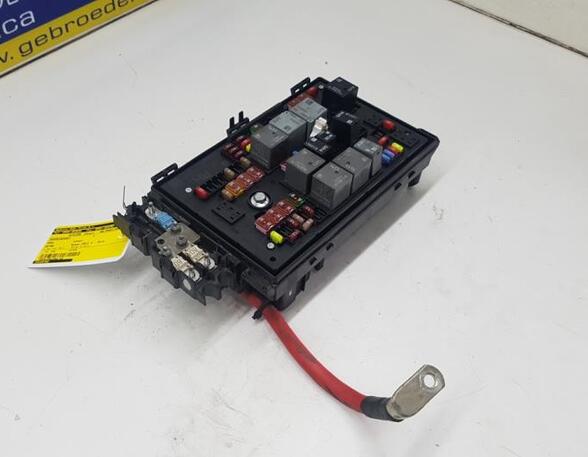 Fuse Box OPEL ASTRA J Sports Tourer (P10)