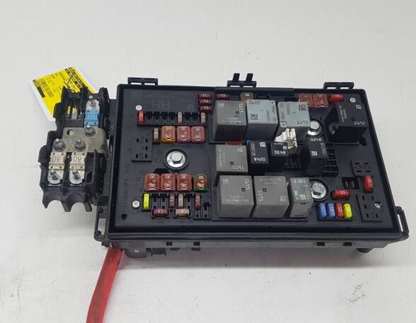 Fuse Box OPEL ASTRA J Sports Tourer (P10)