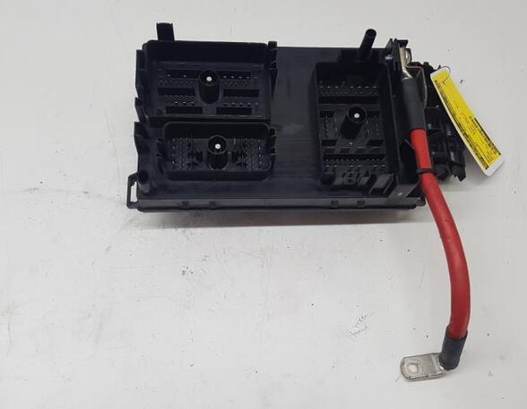 Fuse Box OPEL ASTRA J Sports Tourer (P10)