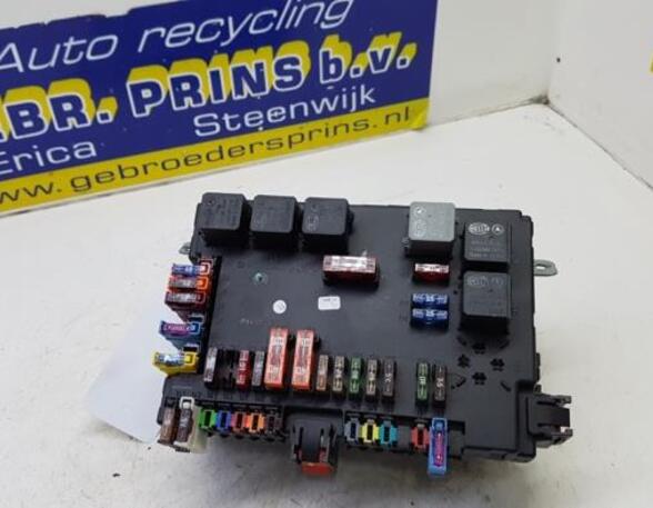 Fuse Box MERCEDES-BENZ S-CLASS (W221)