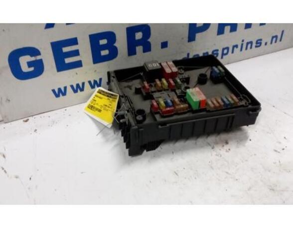 Fuse Box VW TIGUAN (5N_), VW TIGUAN VAN (5N_)