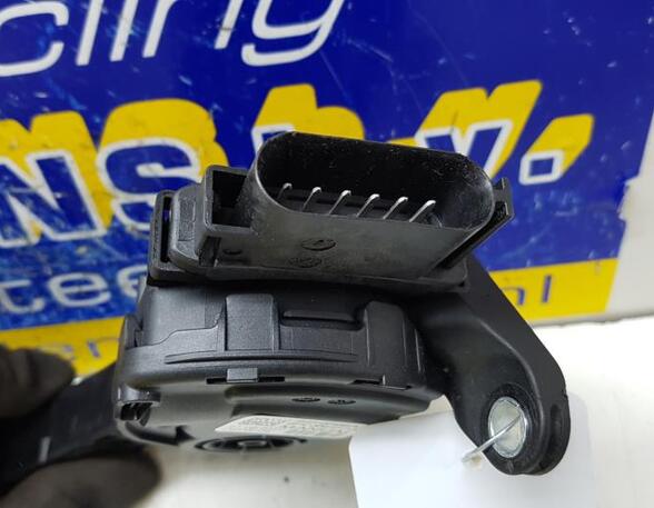 Accelerator pedal FORD Fiesta VI (CB1, CCN)