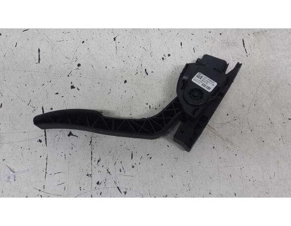 Accelerator pedal FORD Fiesta VI (CB1, CCN)