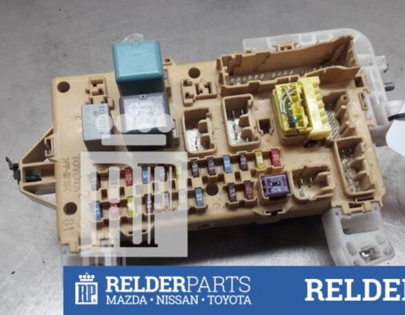 Fuse Box TOYOTA COROLLA Verso (ZER_, ZZE12_, R1_)