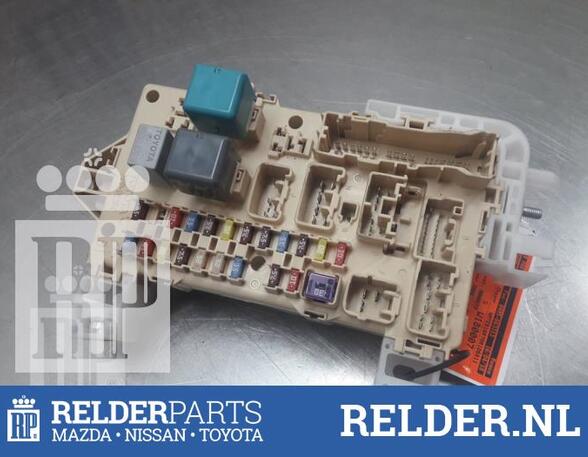 Fuse Box TOYOTA COROLLA Verso (ZER_, ZZE12_, R1_)