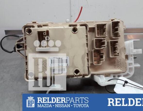 Fuse Box TOYOTA COROLLA Verso (ZER_, ZZE12_, R1_)